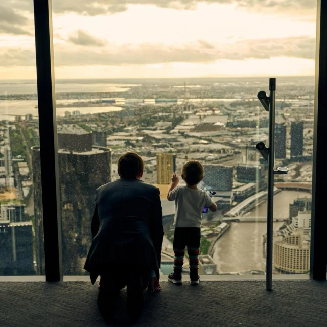 Family fun starts at @melbourneskydeck. 🙌✨
If you’re heading into the city these school holidays, Skydeck is an absolute must-visit and is so much more than an Observation Deck — whether it’s your first visit or your tenth, there’s always something new to discover.

🎢 The Voyager Theatre – buckle up for a wild, immersive Virtual Reality (VR) ride through Melbourne’s most iconic moments.
🟦 The Edge – where even the bravest feel their heart skip as they step out over the city with just centimetres of glass beneath them. ✨

Step away from the everyday, this summer at @MelbourneSkydeck. 

#EurekaTower #MelbourneSkydeck #Melbourneviews #Observationdeck #Melbourne #ThingstodoinMelbourne #SchoolHolidays #Schoolholidaysvictoria #Melbournemums #melbournedads #melbournekids #whatsonmelbourne #whatsonmelb