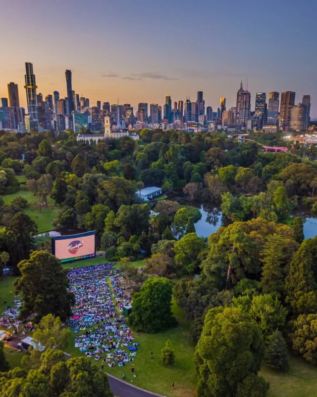 The perfect double-header for a magical Melbourne night? A trip to @moonlightcinemas and @melbourneskydeck. ✨
Make the most of your evening by starting at @MelbourneSkydeck — perhaps a cocktail at Bar 88, or just soak in those stunning city views before your movie starts. 🌃

A blockbuster movie line-up awaits at Moonlight Cinemas in the Royal Botanic Gardens, just a short stroll away, and you’ll even catch views right across to Melbourne Skydeck from the lawns.

📍 Moonlight Cinema, Royal Botanic Gardens
🎬 Running until: 5 April 2026 ✨🌙 

📸 by @rayofmelbourne. 🙌

#EurekaTower #MelbourneSkydeck #Melbourneviews #Observationdeck #Melbourne #ThingstodoinMelbourne #MoonlightCinema #datenightmelbourne #Melbournesummer #whatsonmelbourne #royalbotanicgardens #royalbotanicgardensvic