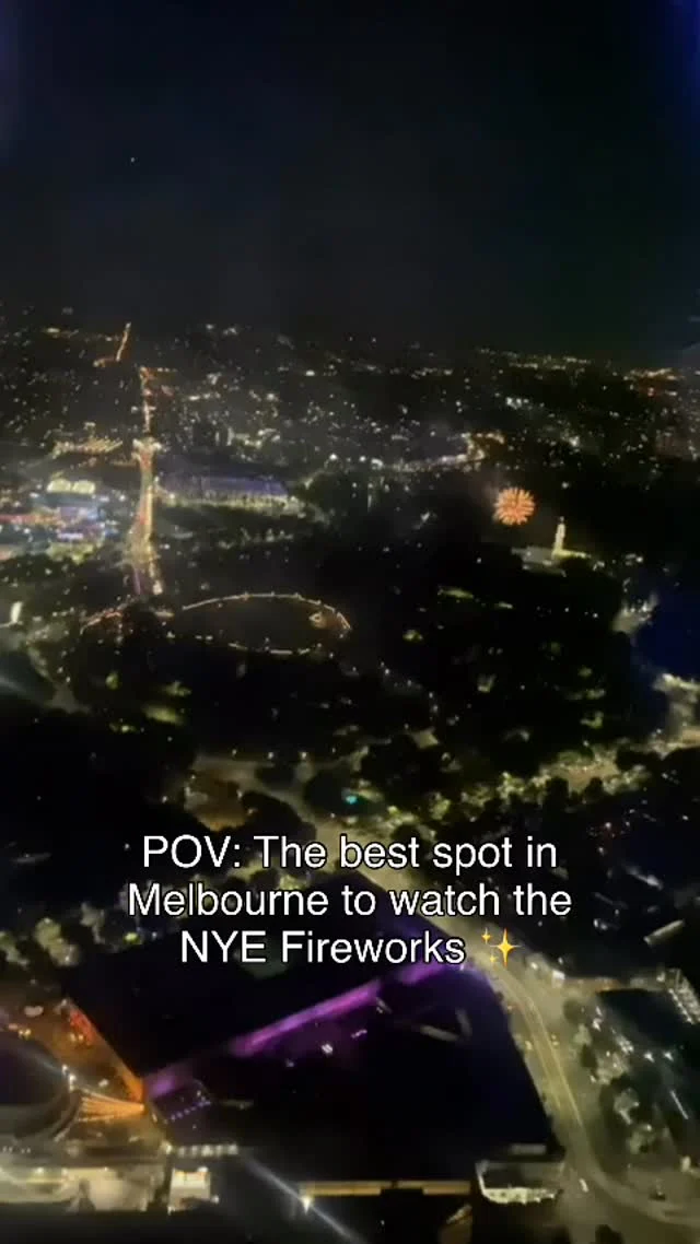 ✨ NEW YEAR AT MELBOURNE SKYDECK ✨
Celebrate above the city this NY!
🕛 New Year’s Eve – 31 Dec 2025: 12pm – 5pm (last entry 4:30pm)
🎆 New Year’s Day – 1 Jan 2026: 12pm – 10pm (last entry 9:30pm)
Soak in breathtaking views, step out on The Edge, or enjoy the Voyager Theatre VR experience — perfect for a family outing!

🥂 SKY HIGH NYE Event – 31 Dec 2025, 8PM – 1AM 🥂
*Get in quick, final tickets are selling fast*
Ring in 2026 in style with our exclusive NYE party:
🎢 Voyager Theatre VR experience
🟦 Step onto The Edge for heart-stopping city views
🍾 All-inclusive drinks (beer, wine, sparkling) + gourmet canapés
🎶 Dance to a live DJ
📸 Fun photobooth
Tickets: $300 per adult (18+ only)

Whether it’s a family-friendly daytime visit or a sky-high NYE party, Melbourne Skydeck is the place to welcome the New Year!

📸 Sharon Ng 

#MelbourneSkydeck #SkyHighNYE #NYE2025 #NYEMelbourne #MelbourneNYE