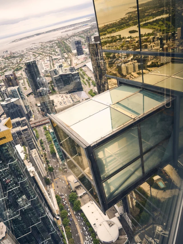 Step out… if you dare! 👀
Experience The Edge at Melbourne Skydeck — a glass cube that suspends you nearly 300m above Melbourne.
Face your fears, challenge your friends, or make it a moment to remember. ✨

#melbourneskydeck #theedge #melbourne #whatsonmelb #visitmelbourne